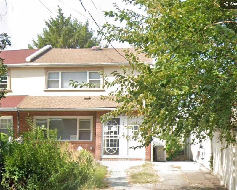 20-14 Parsons Blvd in Queens, NY - Building Photo