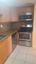 7957 SW 104th St, Unit Venetian Palms in Miami, FL - Foto de edificio - Building Photo