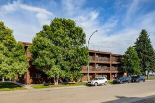 Clover Meadows in Yorkton, SK - Building Photo