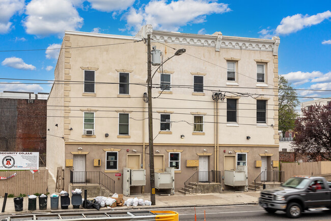 4014-4018 W Girard Ave in Philadelphia, PA - Building Photo - Building Photo