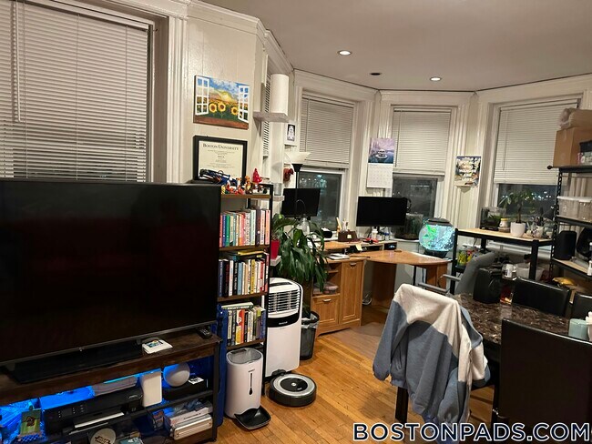 211 Park Dr, Unit 1 in Boston, MA - Building Photo - Building Photo