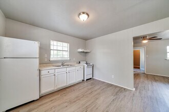 15278 Mesquite Trl in San Antonio, TX - Foto de edificio - Building Photo