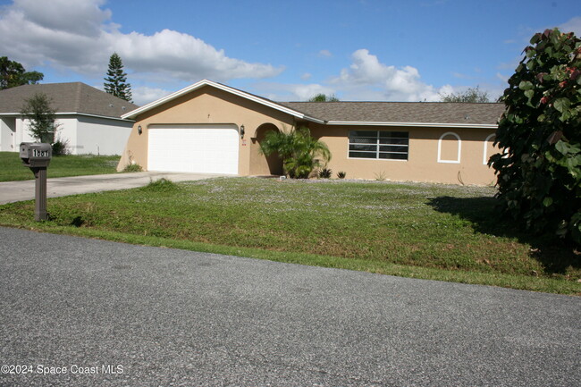 1681 Nona St NE in Palm Bay, FL - Building Photo - Building Photo