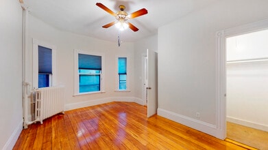119 Park St, Unit 3 in Brookline, MA - Foto de edificio - Building Photo
