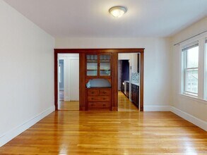 195 Lake St in Boston, MA - Foto de edificio - Building Photo