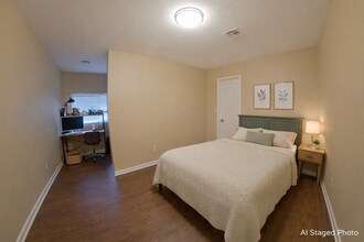 1947 Crescent Dr in Manhattan, KS - Building Photo - Building Photo