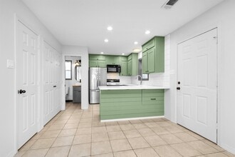 420 Foster St in Tomball, TX - Building Photo - Building Photo
