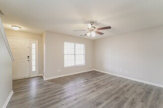 6032 Patricia Ryan Dr in Charlotte, NC - Foto de edificio - Building Photo