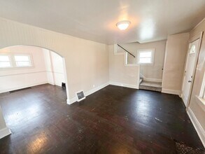 2044 18th St SW in Akron, OH - Building Photo - Building Photo