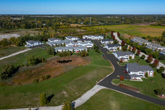 Stonefield Village in Mount Pleasant, WI - Foto de edificio - Building Photo