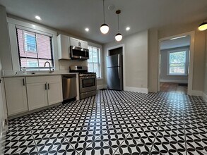 55 Hale St, Unit 55HaleStreet Unit 1 in Beverly, MA - Building Photo - Building Photo