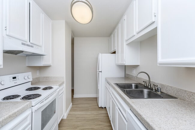 North Bonita Apartments in San Diego, CA - Building Photo - Building Photo