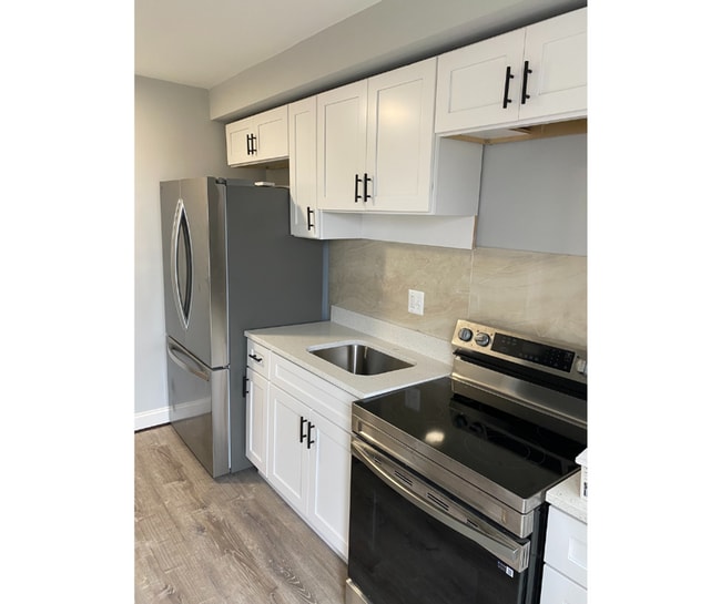 823 N Woodington Rd in Baltimore, MD - Building Photo - Building Photo