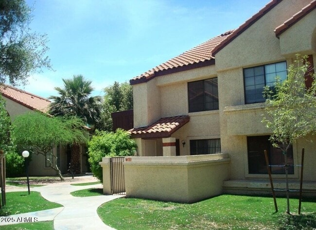 property at 925 N College Ave