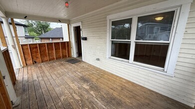 8 Mathes Terrace in Durham, NH - Building Photo - Building Photo
