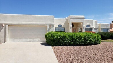 2706 Custer Way in Las Cruces, NM - Building Photo - Building Photo