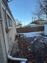 21816 E 10 Mile Rd in St. Clair Shores, MI - Building Photo - Building Photo