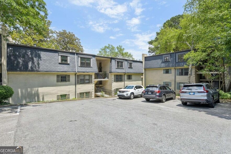 72 Montre Square NW in Atlanta, GA - Building Photo