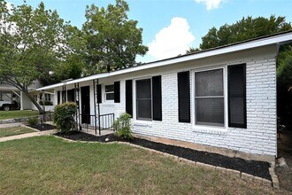 2110 Westover Rd in Austin, TX - Building Photo - Building Photo