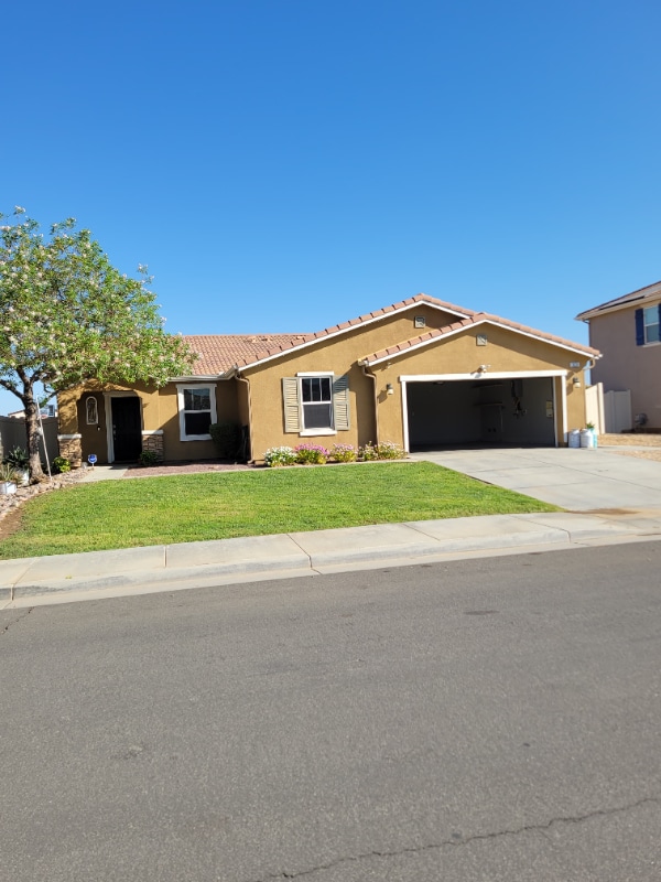 property at 320 Yosemite Ave