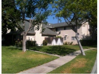 14681 Plaza Dr in Tustin, CA - Building Photo