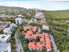 101 Ocean Ln Dr in Key Biscayne, FL - Building Photo