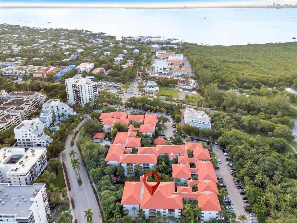 101 Ocean Ln Dr in Key Biscayne, FL - Building Photo
