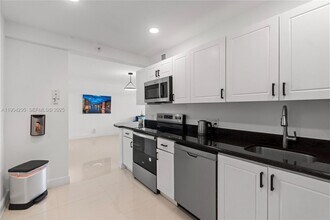 401 69th St in Miami, FL - Building Photo - Building Photo