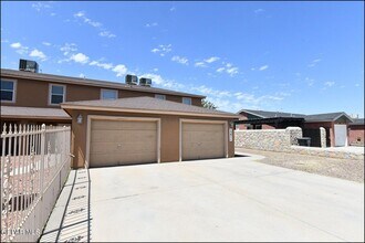 1591 Hartsdale Dr in Horizon City, TX - Building Photo - Building Photo