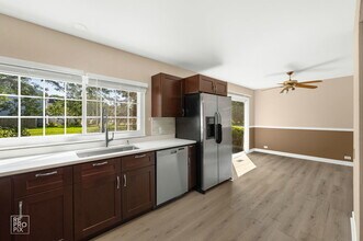 1705 College Green Dr in Elgin, IL - Building Photo - Building Photo