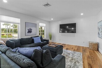 1823 Hurricane Harbor Ln in Naples, FL - Building Photo - Building Photo