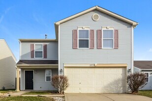 2371 Summerwood Ln in Greenwood, IN - Building Photo