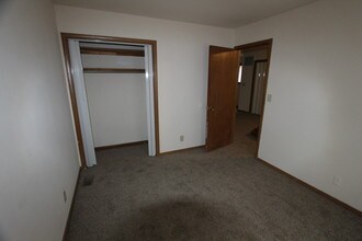518 E Illinois St-Unit -Apt B in Evansville, IN - Building Photo - Building Photo
