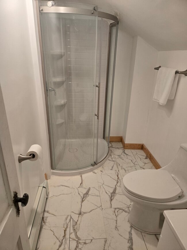 637 Post Rd, Unit Gregg Milka in Warwick, RI - Building Photo - Building Photo