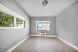 1075 101st St in Bay Harbor Islands, FL - Building Photo - Building Photo