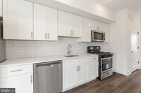 2418 W Jefferson St photo'