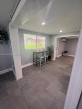1726 NW 19th St in Miami, FL - Building Photo - Building Photo
