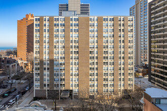 The Commodore in Chicago, IL - Foto de edificio - Building Photo