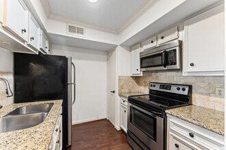 2800 Jeanetta St, Unit 1402 in Houston, TX - Building Photo - Building Photo