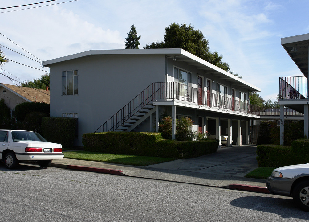 920 Evelyn St in Menlo Park, CA - Building Photo