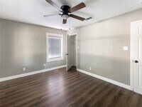 5002 Van Fleet St photo'