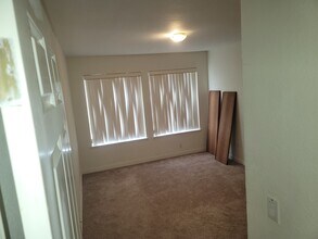 73 Woodrow St, Unit 73 in Daly City, CA - Building Photo - Building Photo