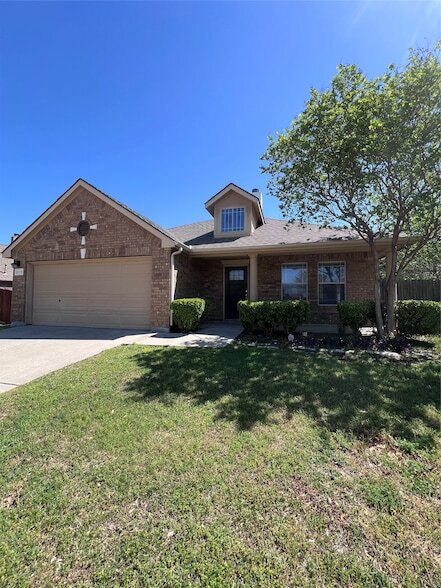 13728 Village Vista Dr in Haslet, TX - Foto de edificio