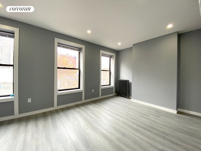 981 Rogers Ave in Brooklyn, NY - Building Photo - Building Photo