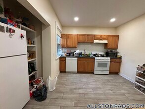 194 Kelton St, Unit 2 in Boston, MA - Foto de edificio - Building Photo