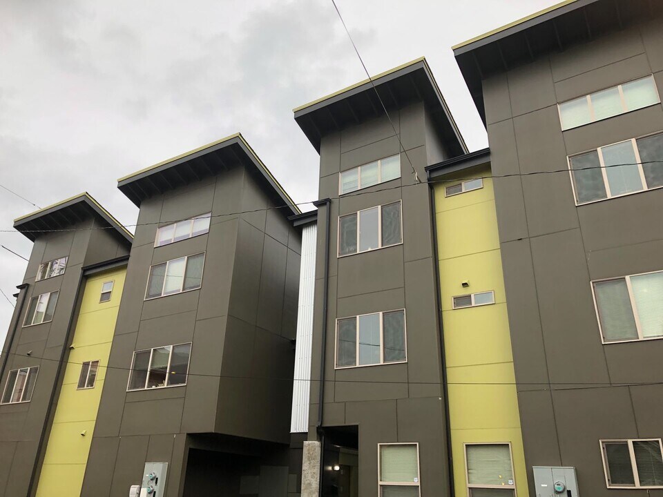 562-564 E 15th Alley in Eugene, OR - Building Photo