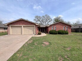 2317 NE Village Dr in Lawton, OK - Building Photo