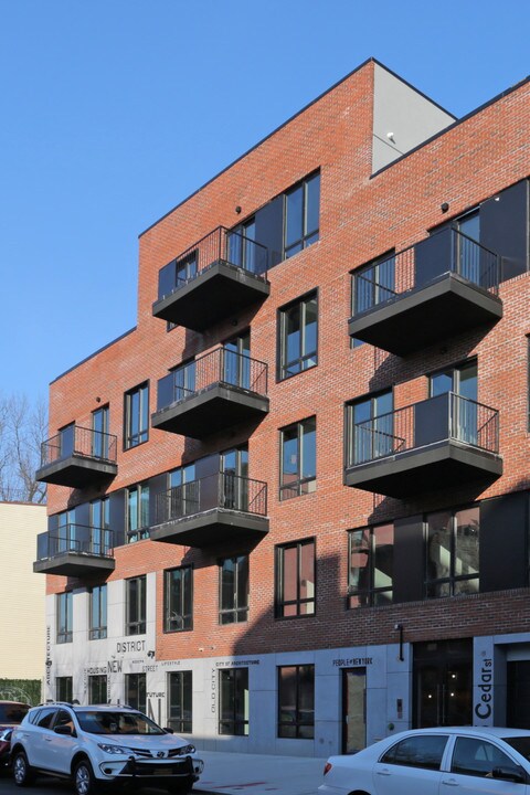 15 Cedar St in Brooklyn, NY - Building Photo