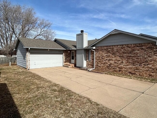 property at 8404-8406 W Thurman St