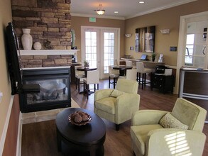 Prairie Grass at Jordan Creek in West Des Moines, IA - Foto de edificio - Interior Photo